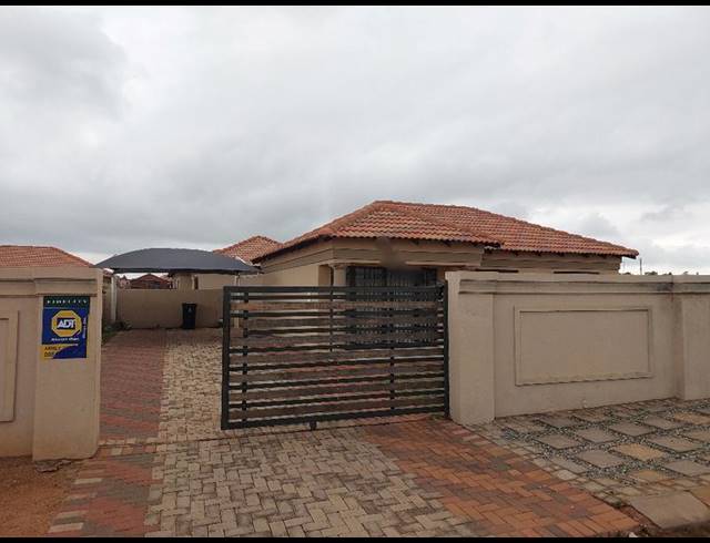 3 BEDROOM HOUSE FOR SALE IN DAWN PARK